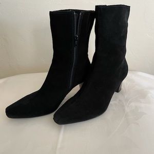 Barely Worn Suede Boots (Good Quality suede)